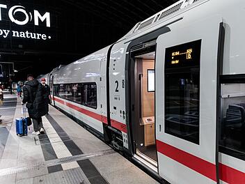 Erste Fahrt mit Fahrgästen des neuen ICE-L der Deutschen Bahn