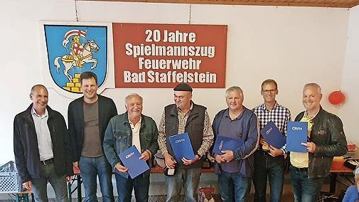 Bei den Ehrungen (von links) Landrat Christian Mei&szlig;ner, Holger Then, Peter Essmeyer, Roland Baumann, Engelbert Lieb, Jochen Pfeiffer, Ralph Fischer
