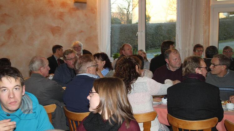 Beim Treffen in Oberzettlitz lassen die Gastwirte Dampf ab. Foto: Stephan Tiroch