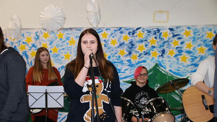 Weihnachtsfeier der Mittelschule. Foto: Heike Beudert