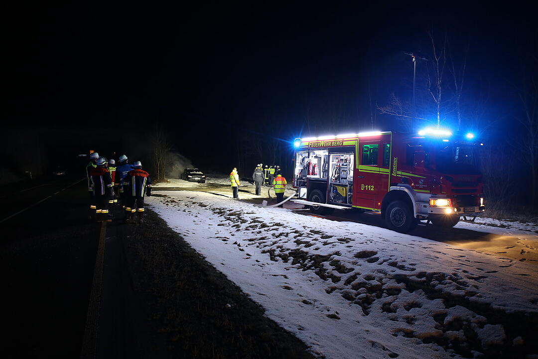 Oberfranken: Brandstiftung in Serie – mehrere Autos und Container brennen