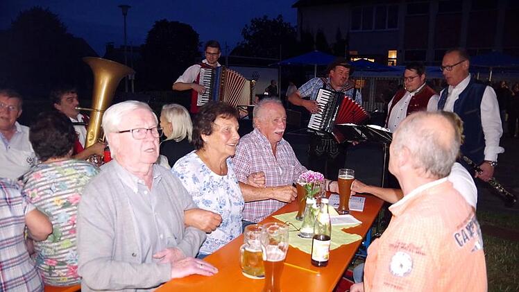 Die Gruppe "Franken Art" animierte ihr Publikum zum Mitsingen.Heike Schülein