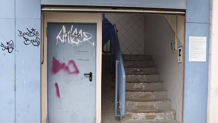Nach Weihnachten rücken die Abriss-Bagger an: Eingang zu den Parkdecks im ehemaligen Kaufplatz.Foto: Katrin Geyer