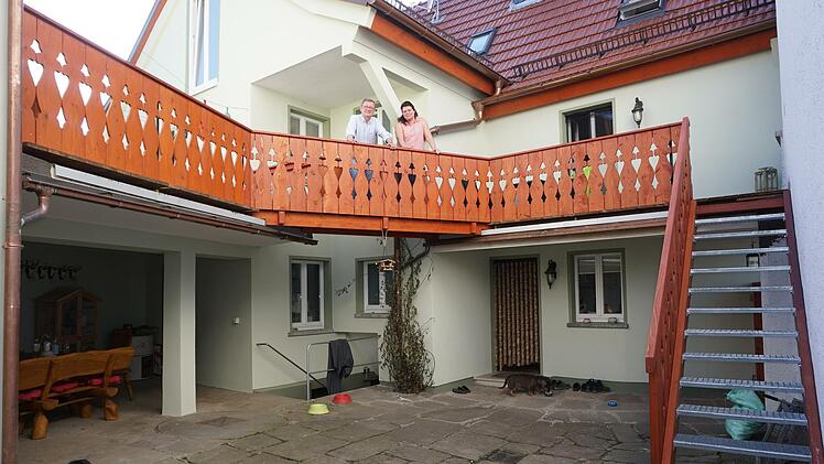 Der Innenhof des "Hauses an der Stadtmauer" ist ein Rückzugsort mitten in der Stadt Bischofsheim. Foto: Marion Eckert