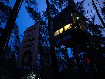 Aktivisten besetzen Waldst&uuml;ck bei Tesla-Werk in Gr&uuml;nheide