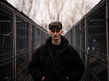 Nathan Goldblat hat sich auf eine Investigativ-Recherche eingelassen, bei der er offenbar auf Schritt und Tritt beobachtet wurde.