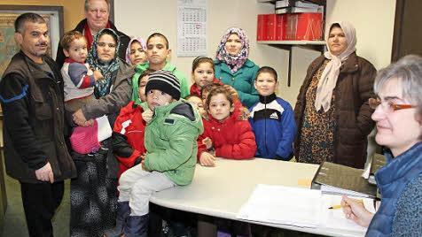 Bürgermeister Volker Schmiechen begrüßte die neuen Bürger in der Gemeinde. Foto: Sonja Adam