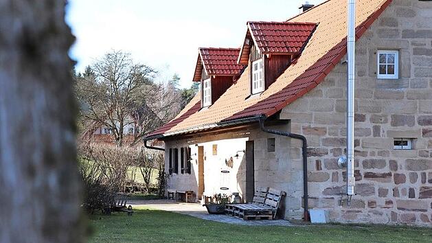 Der restaurierte "Heinersreuther Hof" ist im Besitz der Adalbert-Raps-Stiftung. Foto: Tanja K&uuml;hne