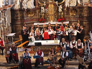 Auch in diesem Jahr findet ein "Fränkisches Mariensingen in Münnerstadt statt. Unser Archivbild stammt aus dem Jahr 2012.  Foto: Arnold Nöth