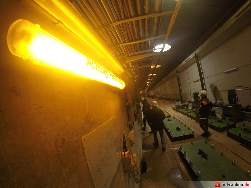 Auf Foto-Tour im  Inneren der Schleuse Erlangen