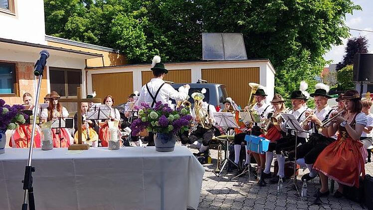 Der Musikverein Seibelsdorf gestaltete den Gottesdienst mit.Heike Schülein