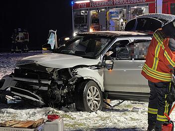 B2 bei Heroldsberg: zwei Schwerverletzte bei Unfall