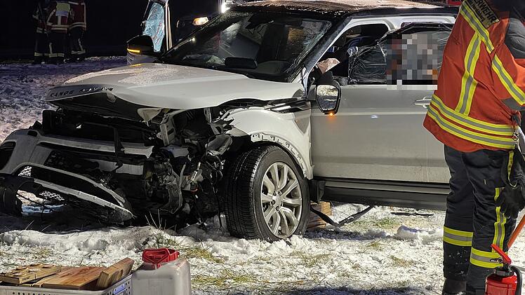 B2 bei Heroldsberg: zwei Schwerverletzte bei Unfall