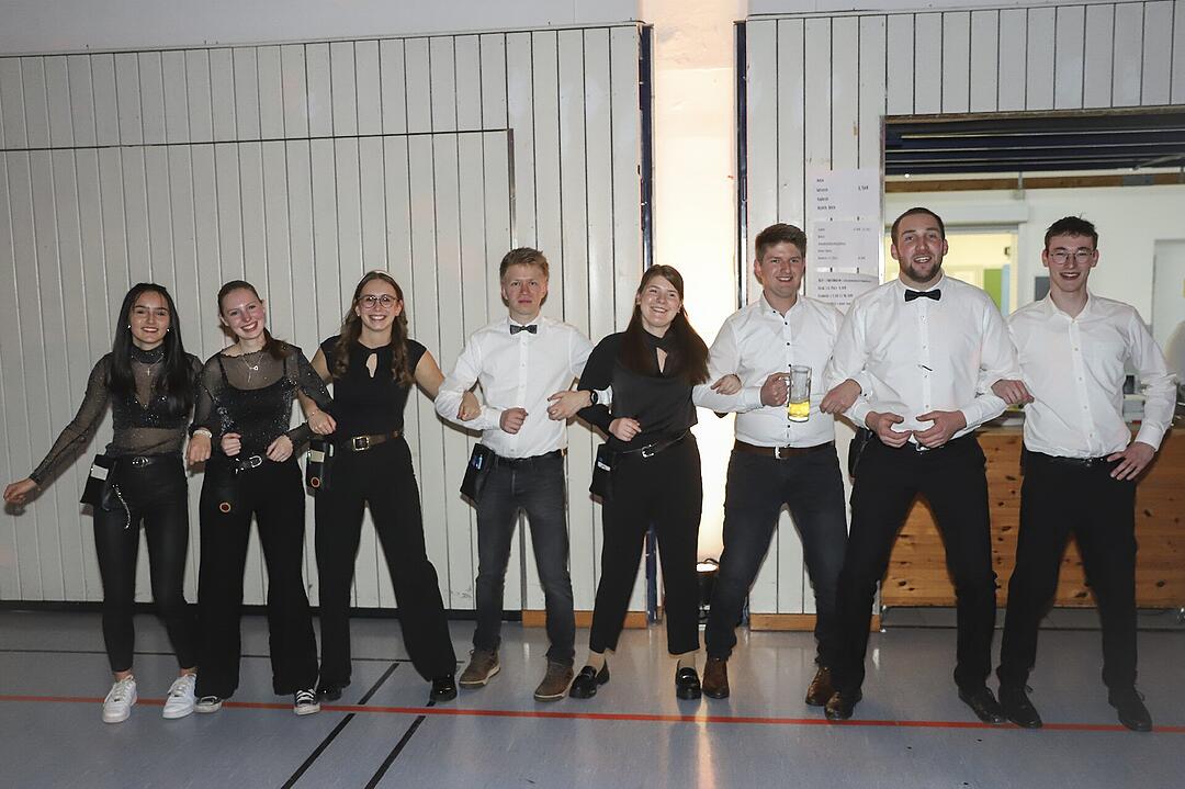 Es wurde in das Jahr 2025 gefeiert.