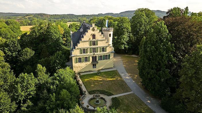 Schloss Rosenau, Luftaufnahme von Norden.