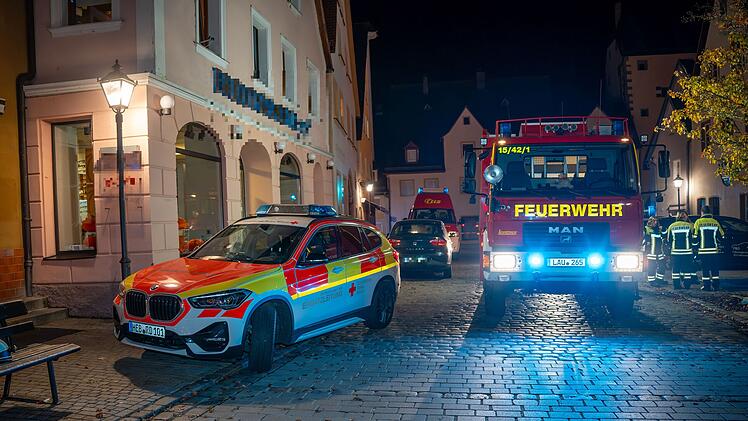 Tödliches Feuer in Hersbruck – Einsatzkräfte retten Bewohner vor den Flammen