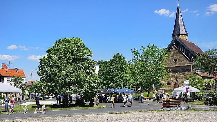 In der Ortsmitte rund um den Festplatz stehen bald große Veränderungen an. Die Baustelle soll im September starten.