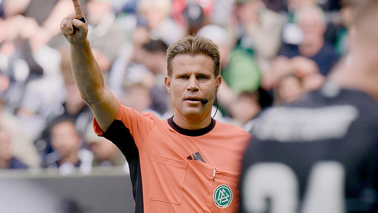 Einer der erfahrensten Referees der Bundesliga-Geschichte: Felix Brych, der seine aktive Karriere vor Kurzem beendete, gehört zu den Protagonisten der neuen Staffel von "Unparteiisch - Deutschlands Elite-Schiedsrichter".