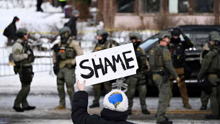 In Minneapolis ist der Widerstand gegen die ICE-Beh&ouml;rde ungebrochen gro&szlig;.