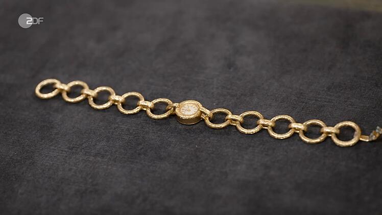 Horz erkannte sofort die Marke Chopard - eine renommierte Manufaktur aus der Schweiz. Auch Lichter war beeindruckt und staunte, als er den gro&szlig;en Namen h&ouml;rte. Horz datierte die Uhr aus 750er Gold auf die Zeit um 1960. Hintergrund: 1963 wurde Chopard vom Pforzheimer Karl Scheufele &uuml;bernommen und laut Zertifikat war diese Uhr vorher entstanden.