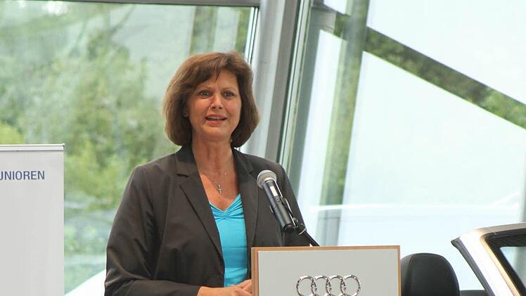 Ministerin Ilse Aigner stellte in ihrer Rede die Bedeutung des Mittelstandes heraus.