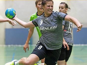 Augen zu und durch, könnte die Marschroute aus Sicht der Kunstadter Handballerinnen um Nadine Freitag lauten, wenn sie am Sonntag den 1. FC Nürnberg in der Kordigasthalle erwarten.  Foto: Matthias Schneider