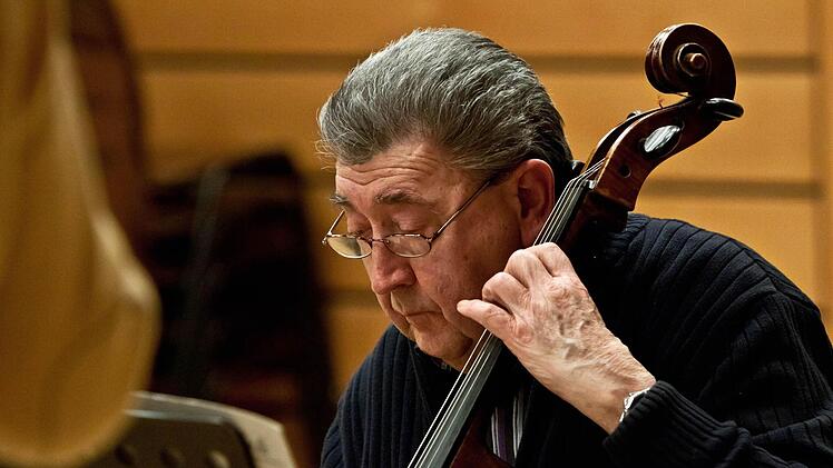 Karl Mechtold am Violoncello