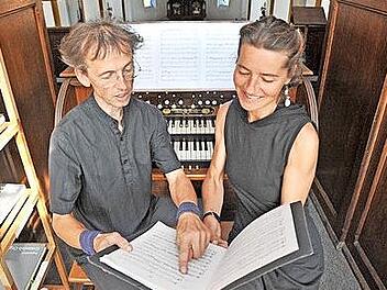 Das „Duo Vimaris“ aus Weimar kommt für ein Konzert in „Prunk & Herrlichkeit“ nach Neustadt.