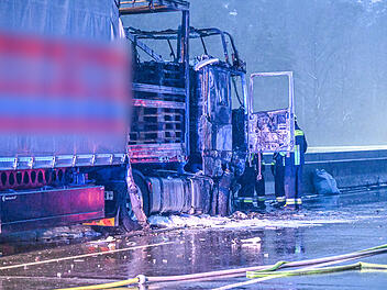 Unfall auf spiegelglatter Autobahn bei N&uuml;rnberg