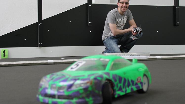 Für Julian Wolkow geht mit der RC-Arena für seine Modell-Autos ein Kindheitstraum in Erfüllung. Fotos: Ulrike Müller