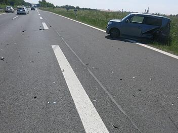 Unfall auf der A73 bei Bad Staffelstein am Freitagnachmittag. Foto: VPI Coburg