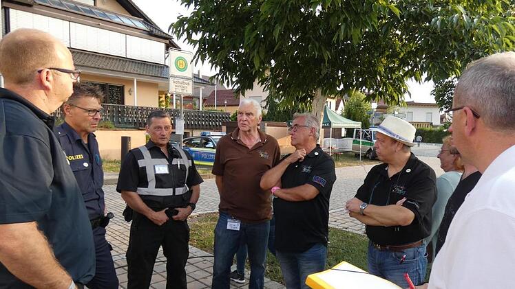 Auch an den Veranstaltungstagen kommen die Verantwortlichen der einzelnen Hilfsorganisationen mit dem Veranstalter regelm&auml;&szlig;ig zusammen und besprechen die Einsatzlage.