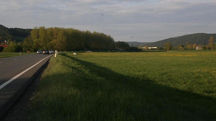 Der Marktgemeinderat in Küps hat den Vorschlag des Bürgermeisters abgelehnt, die Straßenbauer zum Stopp des laufenden Planfeststellungsverfahrens für den Ausbau von B 173 (unser Bild) und B 303 aufzufordern. Foto: Archiv/Alexander Müller
