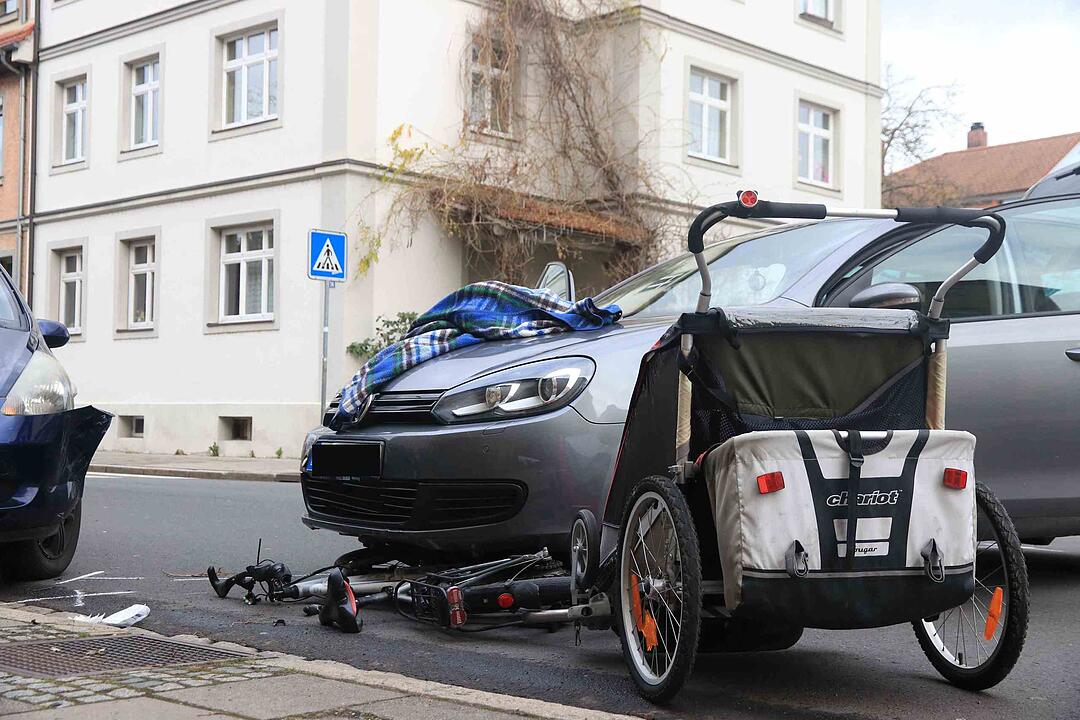Bamberg: 38-jährige Radlerin bei Wendemanöver schwer verletzt