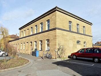 In der Ludwigstraße 16 sind bereits Asylbewerber untergebracht. Das Anwesen mit der Hausnummer 14 (Foto) wurde nun auch als grundsätzlich für die Unterbringung geeignet anerkannt. Foto: Ronald Rinklef