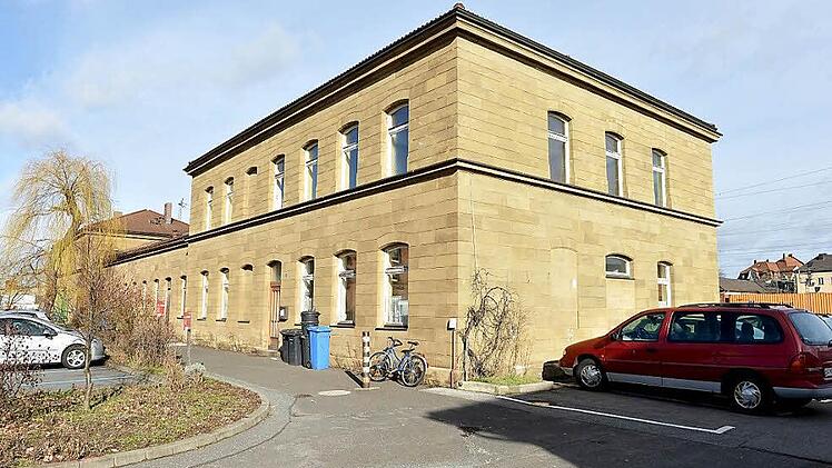 In der Ludwigstraße 16 sind bereits Asylbewerber untergebracht. Das Anwesen mit der Hausnummer 14 (Foto) wurde nun auch als grundsätzlich für die Unterbringung geeignet anerkannt. Foto: Ronald Rinklef