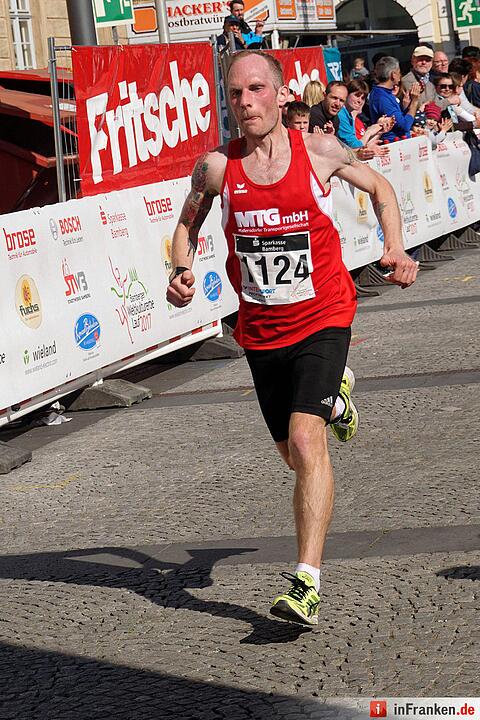 Weltkulturerbelauf 2017 in Bamberg: Der Zieleinlauf am Maxplatz
