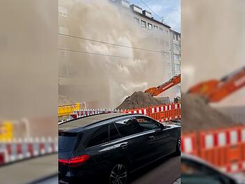 N&uuml;rnberg: Wasserrohrbruch - Anwohner von Trinkwassernetz getrennt