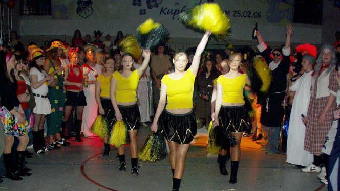 Einzug der Prinzengarde im Jahr 2006. Foto: Klaus-Peter Wulf