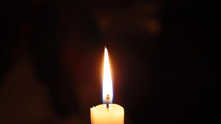 Auf ihrer Homepage verk&uuml;ndet die SpVgg Bayreuth den Tod des jungen  Fu&szlig;ballers Toni Heinl. Symbolfoto: ID 263582/pixabay.com