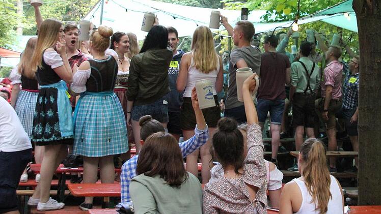 Das Annafest neigt sich dem Ende: nur noch bis Montag kann im Kellerwald gefeiert werden. Foto: Lisa Kieslinger