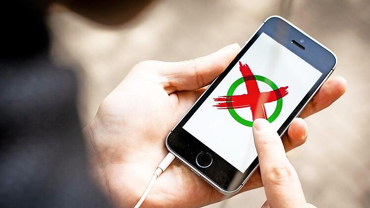 Kreuz für mehr Demokratie im Betrieb. Ab sofort können Azubis und junge Beschäftigte über ihre Interessenvertreter abstimmen. Foto: IG BAU