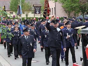 Groß war der Auftrieb beim Willersdorfer Festumzug. Fotos: Erlwein