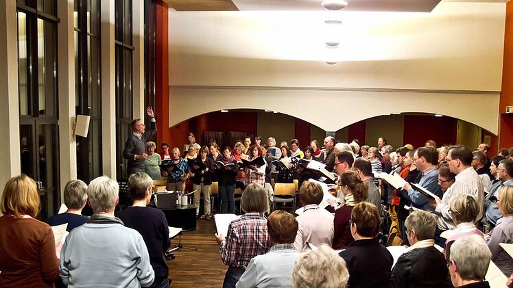 Der Coburger Bachchor bei der ProbenarbeitFoto: Jochen Berger