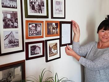 Gabi Aumüller blickt immer mit einer gewissen Rührung auf ein ganz bestimmtes Bild an der Wand im neuen Gastraum: Es ist der gerahmte Schulaufsatz ihrer Tochter Sandra , den sie am 20. Juni 1983 als Sieben- oder Achtjährige noch in der Grundschule mit sauberer Schrift schrieb:  "Wenn ich groß bin, werde ich Wirtin..."Brigitte Krause