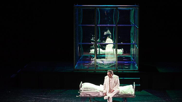 "Masse Mensch Macht": Stephan Kaluzas Schauspiel "30 Keller" feierte Premiere am Landestheater Coburg.Foto: Sebastian Buff