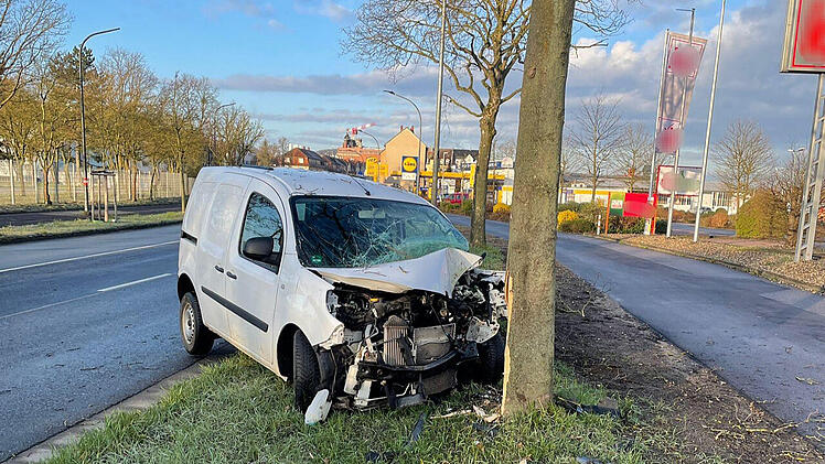 Unfall in Bamberg: Aufmerksamer Autofahrer alarmiert Rettungskräfte