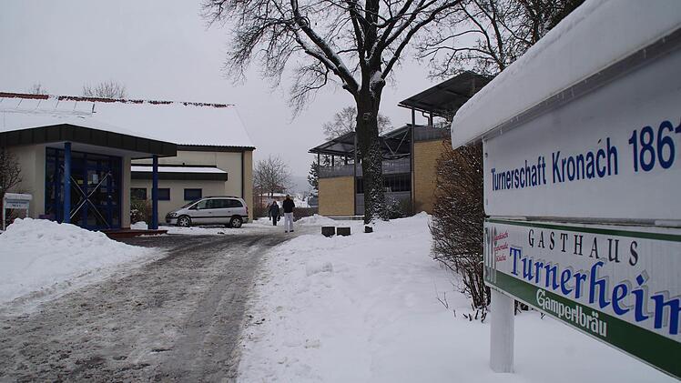 Die Halle der Turnerschaft Kronach wurde für einen "Jugendstreich" missbraucht. Foto: Marco Meißner