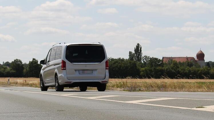 Das Teilstück der ERH 16 zwischen Neuhaus und B 470 wird Anfang August saniert. Foto:  Christian Bauriedel