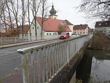 Die Aisch-Brücke in Willersdorf Foto: Mathias Erlwein